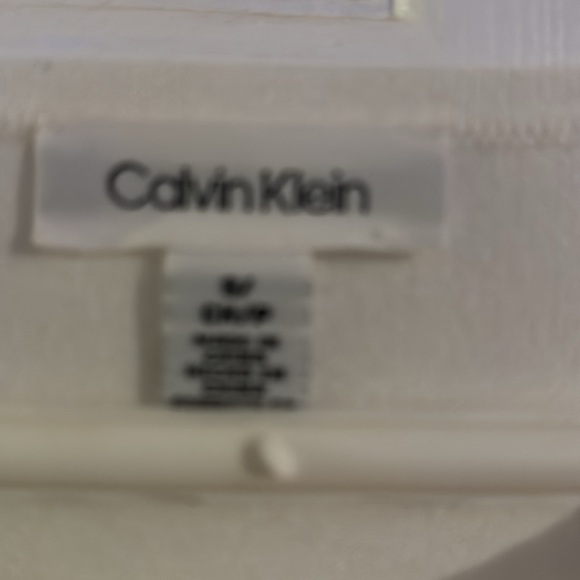 Calvin Klein - Picture 2 of 4